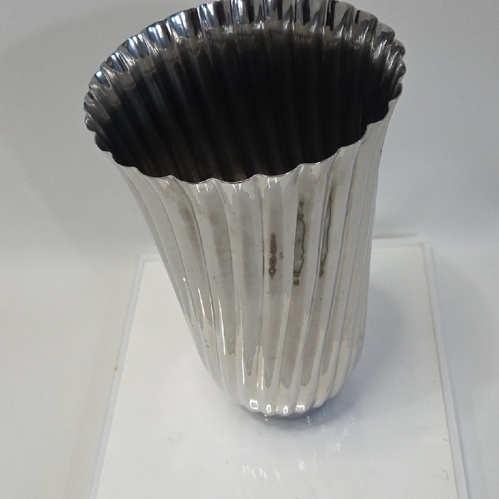 L'Objet Silver Fluted Vase - Picture 6 of 8